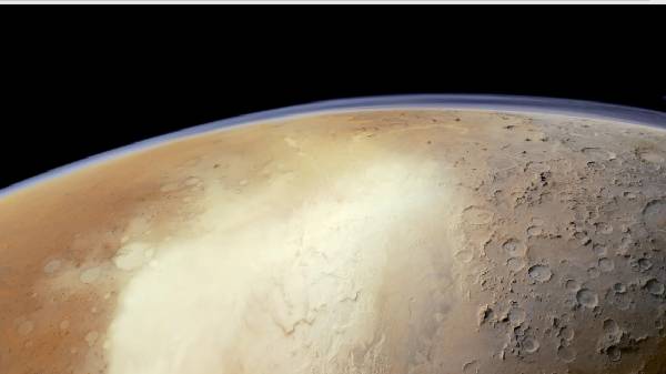 அழகான தெளிவான நீல நிறத்தில் வளிமண்டலம் 