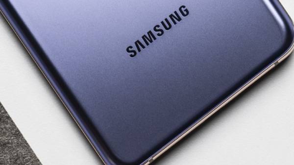 128ஜிபி/256ஜிபி உள்ளடக்க மெமரி 