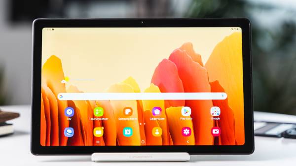 8.4-இன்ச் டிஸ்பிளே 