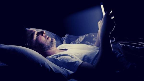 பயனர்களின் துக்கத்தை கடினமாக்குகிறதா ஸ்மார்ட்போன்கள்? 