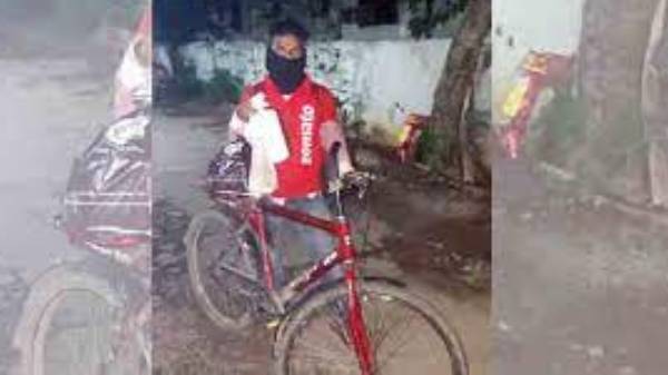 உணவை வாங்க வெளியே வந்த