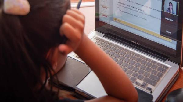 பரவல் காரணமாக கடந்த 2019-ம் ஆண்டிலிருந்து பள்ளி மற்றும் கல்லூரி