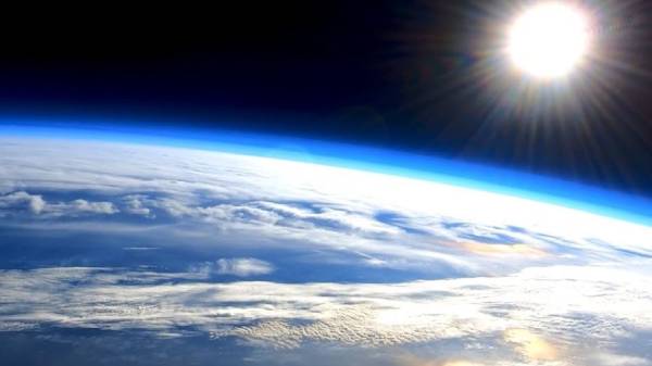 ல் இருந்து பூமியை தெளிவாக பார்த்து ரசிக்கும் வகையில் சிறந்த வசதி