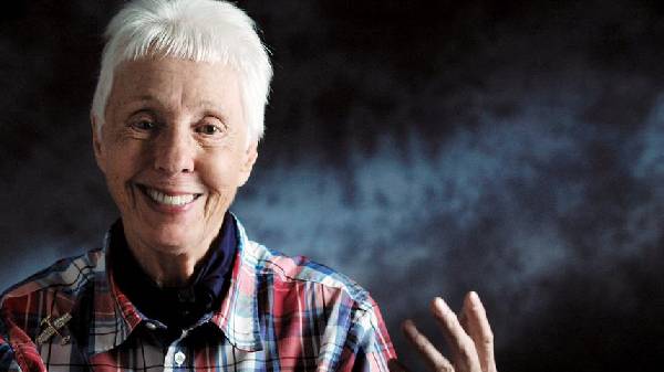 82 வயதான பெண் பைலட்