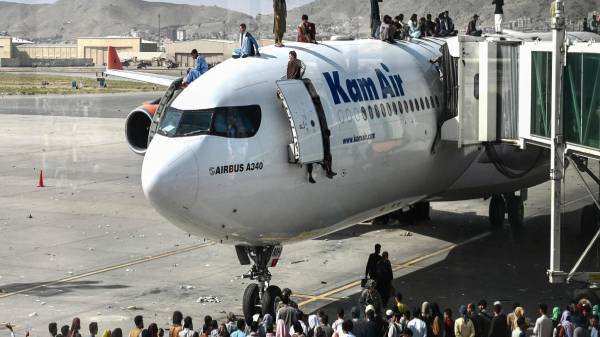  ஆப்கானிஸ்தானில் இருந்து