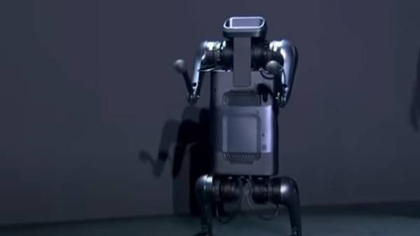 கட்டளையிடவும் கட்டுப்படுத்தவும் ரோபோ