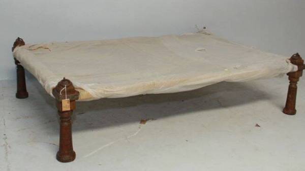 vintage Indian daybed எனு