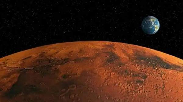 இது வழக்கமான நிகழ்வு போல் இல்லாமல் விசித்திரமாக நிகழ்ந்ததா?