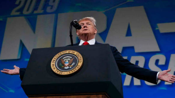 பேஸ்புக் ஊழியர்களை திருப்தி படுத்தவில்லை