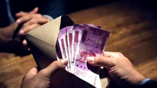 ஆட்டோ ஓட்டுனரிடம் லஞ்சம் கேட்ட அதிகாரிக்கு 'ஜீரோ ரூபாய் நோட்டு'