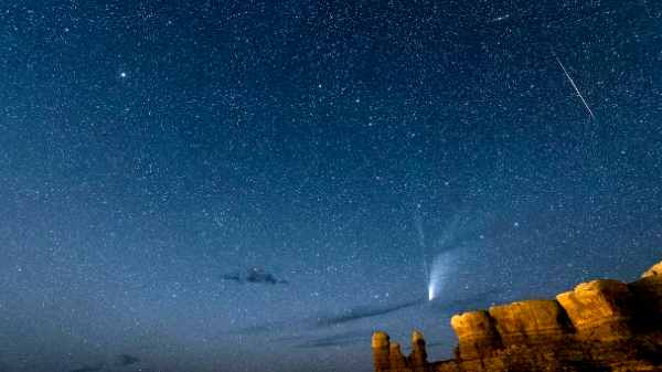 பூமியில் உள்ள எந்த இடங்களில் இந்த வால் நட்சத்திரத்தை காணலாம்?