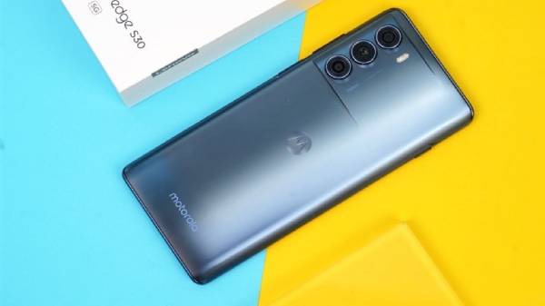 மோட்டோரோலா எட்ஜ் எஸ்30