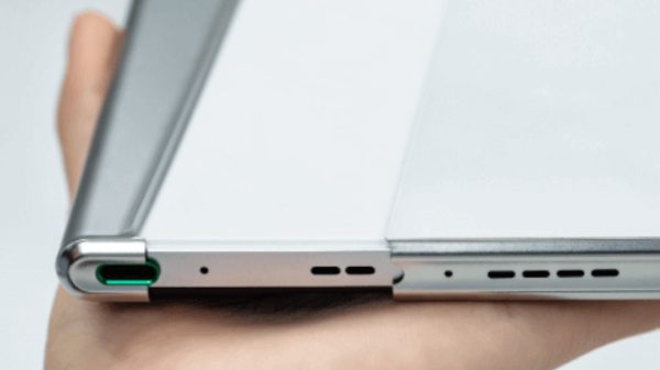 புதிய விரிவாக்கக்கூடிய டிஸ்பிளே ஸ்மார்ட்போனுக்கான காப்புரிமை