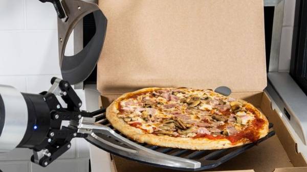 தயாரிக்கும் ரோபோ ஒன்றை