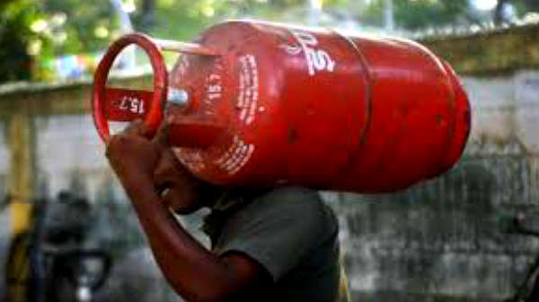 யாரெல்லாம் இந்த சிலிண்டர் மானியத்திற்கு தகுதியானவர்கள்?