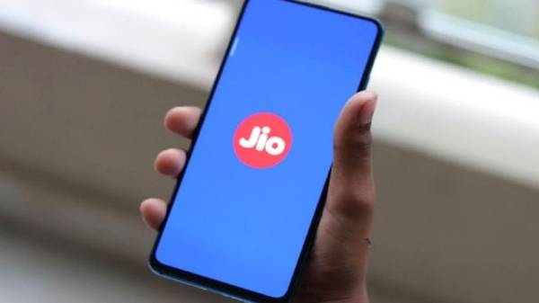  5ஜி மாடலில் 6.5-இன்