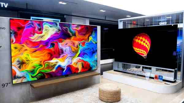 உலகின் மிகப் பெரிய OLED டிவி மாடலின் அளவு எவ்வளவு தெரியுமா?