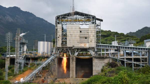 மேலும் நான்கு சோதனைகள்