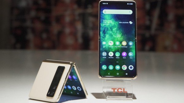 என்ன விலையில் TCL நிறுவனத்தின் போல்டப்பில் போன்கள் எதிர்பார்க்கப்படுகிறது?