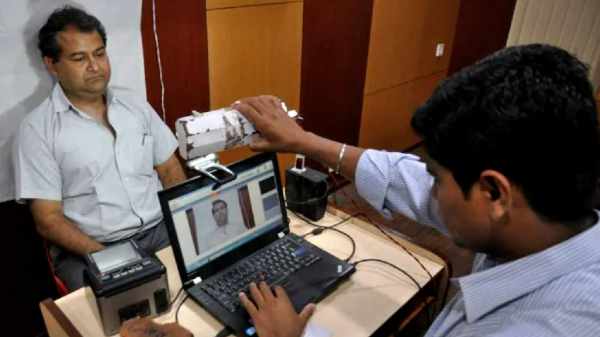 ஆதார் புகைப்படத்தையும் மாற்றம் செய்ய முடியுமா?