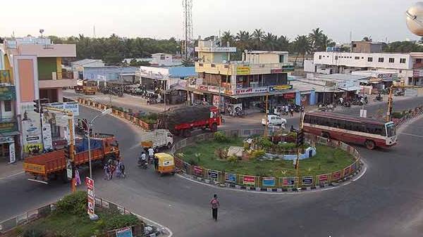 தொடர்ந்து அங்கு இருக்கும் சிசிடிவியை