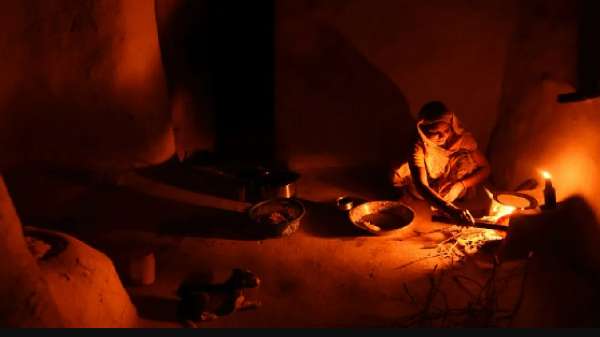 போதுமான மின்சாரம் இல்லாமல் பெண்களின் பாதுகாப்பும் பாதிக்கப்பட்டதா?