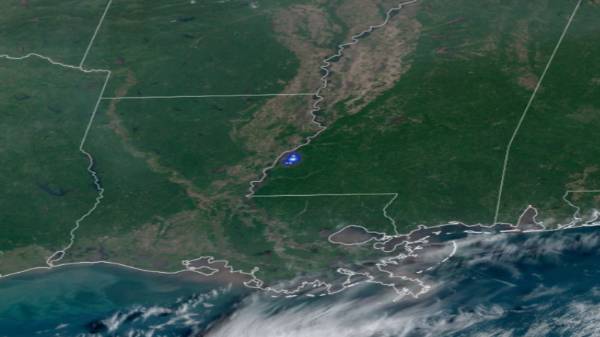 வளிமண்டலத்தில் ஆழமாக நுழையும் வெடிப்பு