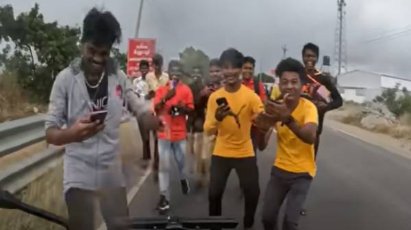 2K கிட்ஸ்களிடம் அமோக வரவேற்பு