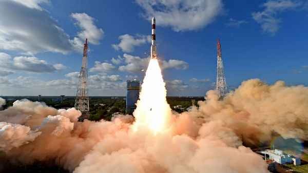 இதற்கு முன்.. 345 செயற்கைகோள்களை.. அசால்ட் ஆக!