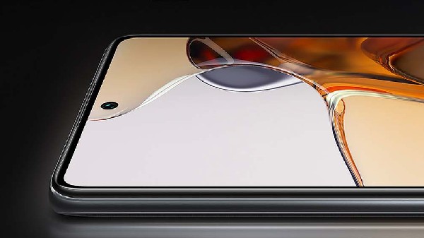 தெறிக்க விடும் டிஸ்பிளே!