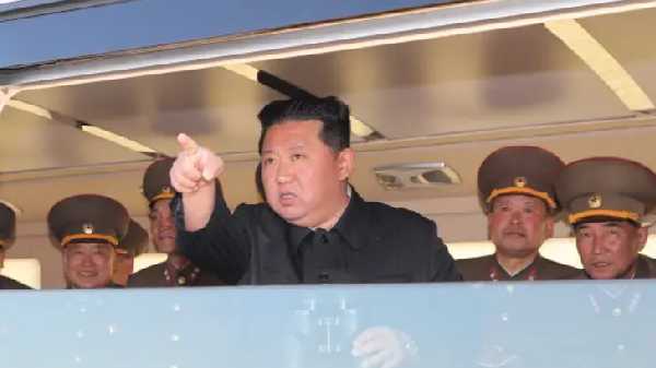 மாணவர்கள் வட கொரிய அதிகாரிகளிடம் சிக்கியது எப்படி?