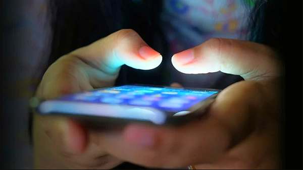 தேவையான நேரங்களில் மட்டும் மொபைல் டேட்டாவை ஆன் செய்வது சிறந்ததா?