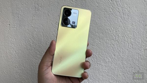 பக்கவாட்டில் பொருத்தப்பட்ட கைரேகை ஸ்கேனர்