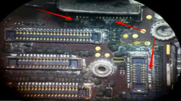 போனின் இன்டெர்னல் பாகங்களை பாதிக்கும் வாட்டர் டேமேஜ் அபாயம்.!