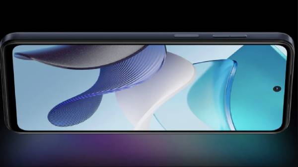  இந்தியாவில் கம்மி விலையில் 2 போன்களை இறக்கிவிடும் Motorola.! 