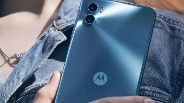 எதிர்பார்க்காத நேரத்தில் எகிறி அடித்த Motorola: மோட்டோ பயனர்கள் குஷி எதிர்பார்க்காத நேரத்தில் எகிறி அடித்த Motorola: மோட்டோ பயனர்கள் குஷி