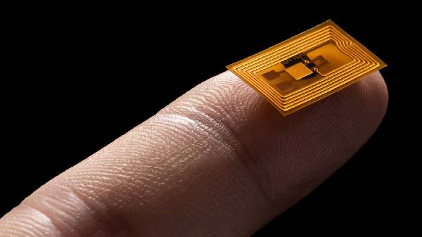 வெறும் 15 ரூபாய் NFC ஸ்டிக்கர் இத்தனை வேலையை செய்யுமா? 