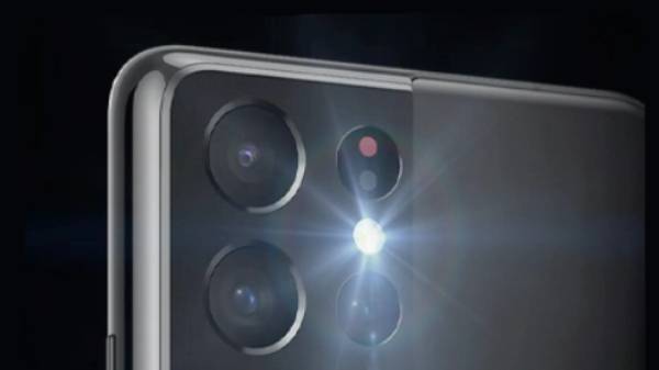 Android & iPhone கேமரா பிளாஷ் லைட்ட இப்படியும் யூஸ் பண்ணலாமா? 