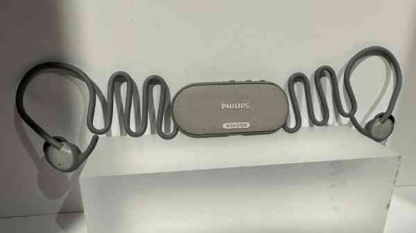 இப்படி ஒரு  இயர்போன் மாடலா? கெத்து காட்டிய Philips.!  
