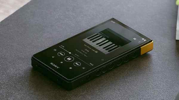வாய்பிளக்க வைக்கும் விலையில் புதிய SONY Walkman அறிமுகம்!