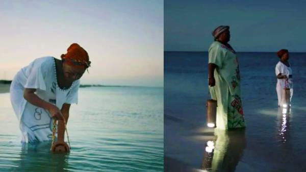 கடல் நீர் மற்றும் சிறுநீரில் இயங்கும் வாட்டர் லைட் பவர் பேங்க் சாதனம்!