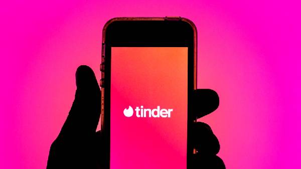Tinder அறிமுகம் செய்த புது அம்சம்! இளசுகளின் ஆர்வம் எதன் மீது உள்ளது? 