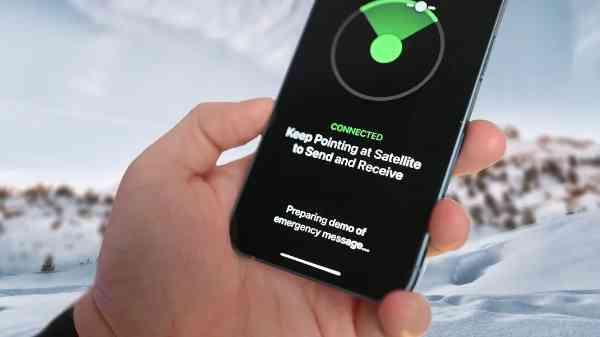 உறைபனி நீரில் சிக்கிய மாணவர்களின் உயிரை காப்பாற்றிய ஐபோன் 14.!