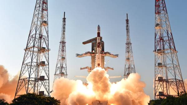 இஸ்ரோ வெளியிட்டுள்ள புகைப்படங்களில் இவ்வளவு விஷயம் இருக்குதா? 