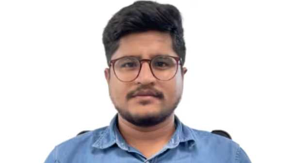 ஆன்லைனில் AI கோர்ஸ்.. TVS நிறுவனத்தில் வேலை.. சாதித்த விவசாயி மகன்!