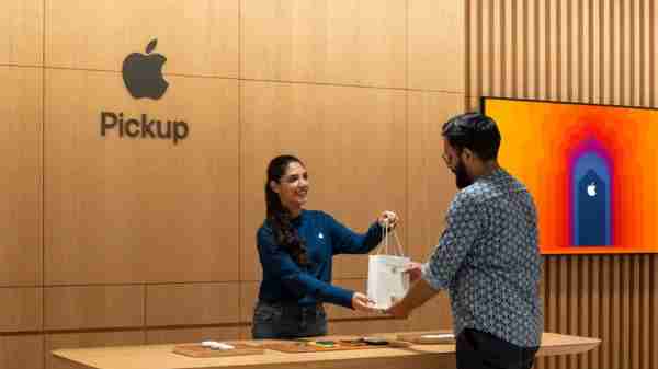 பண மழையில் Apple ஸ்டோர்கள்! ஒரே மாதத்தில் வந்த ரூ.47 கோடி! 