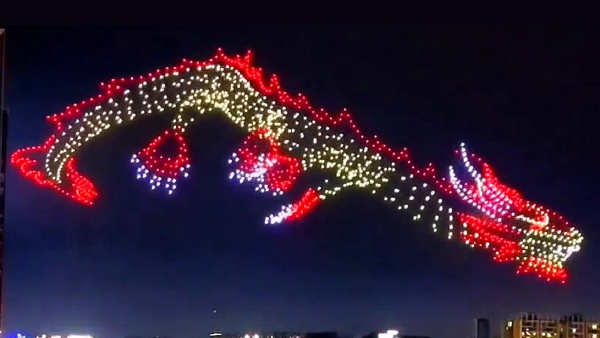 1500 ட்ரோன்கள்.. சீனா வானில் தோன்றிய ராட்சஸ டிராகன் உருவம்.. வைரல்.!