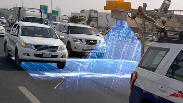 துபாய் சாலைகளில் AI உதவியுடன் லேசர் ஸ்கேன்னிங்.. பின்னணி என்ன?