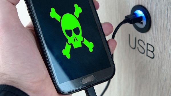 உஷார் மக்களே.! சார்ஜ் போட்டால் போனில் உள்ள பணம் காலி.. புது மோசடி!