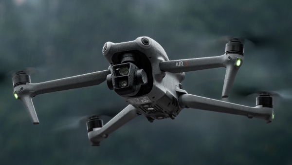 டூயல் கேமரா.. 4241mAh பேட்டரி.. மிரட்டலான டிஜி ஏர் 3 ட்ரோன்!